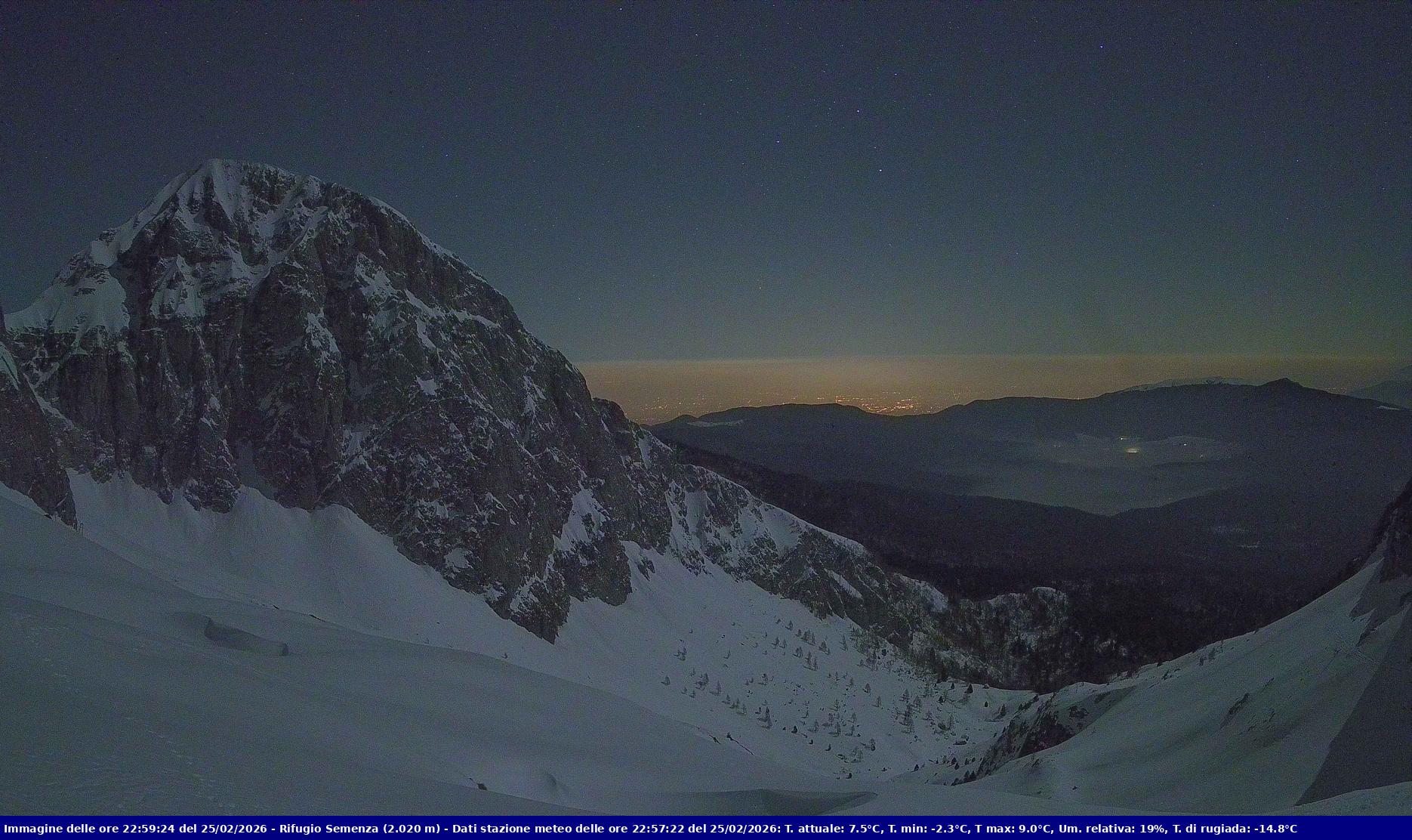 Webcam Rif. Semenza - 2020m - puntamento verso la Piana del Cansiglio e la pianura veneta in direzione sud-ovest