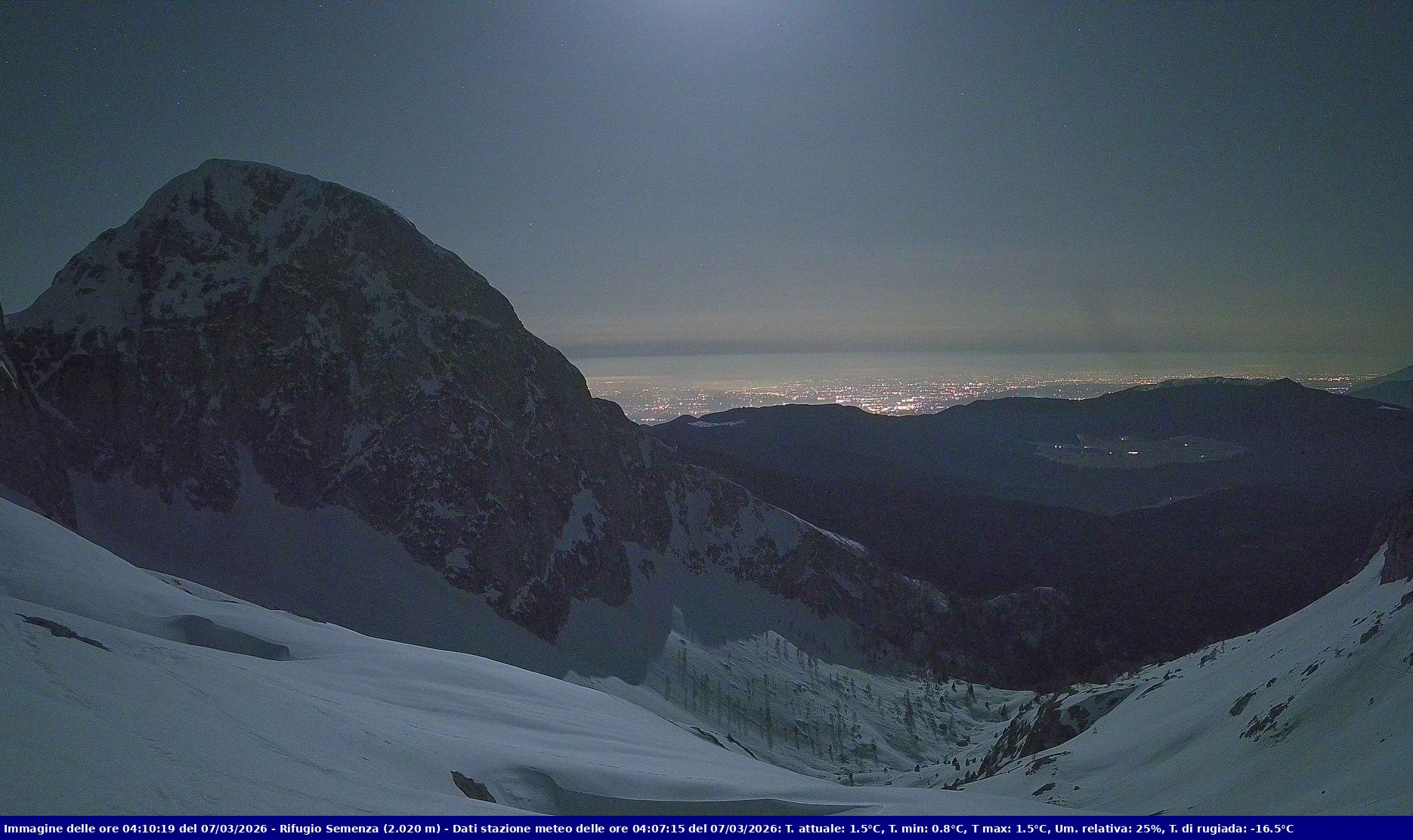 Webcam Rif. Semenza - 2020m - puntamento verso la Piana del Cansiglio e la pianura veneta in direzione sud-ovest