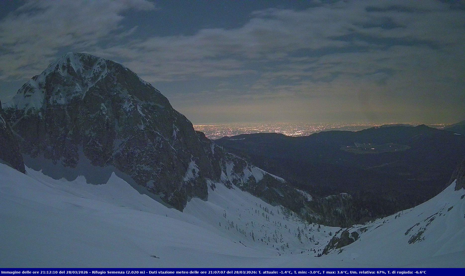 Webcam Rif. Semenza - 2020m - puntamento verso la Piana del Cansiglio e la pianura veneta in direzione sud-ovest