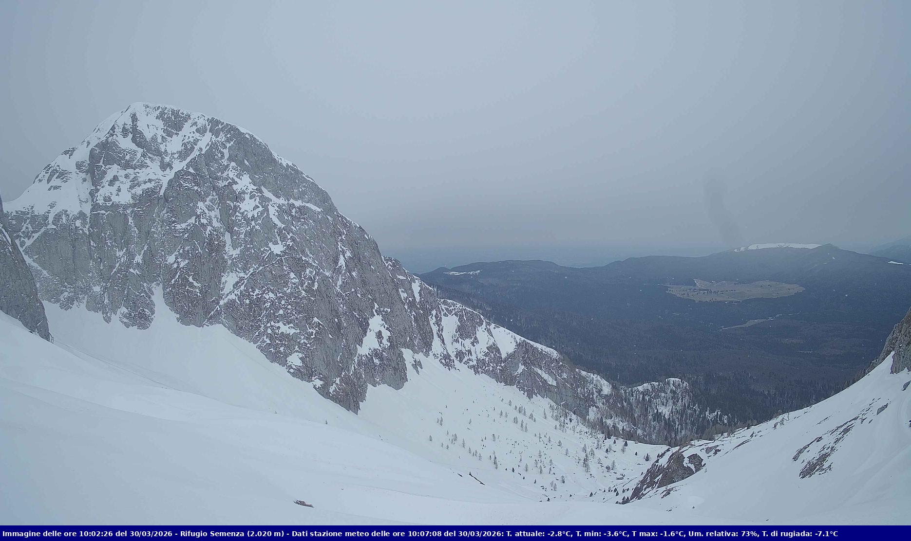 Webcam Rif. Semenza - 2020m - puntamento verso la Piana del Cansiglio e la pianura veneta in direzione sud-ovest