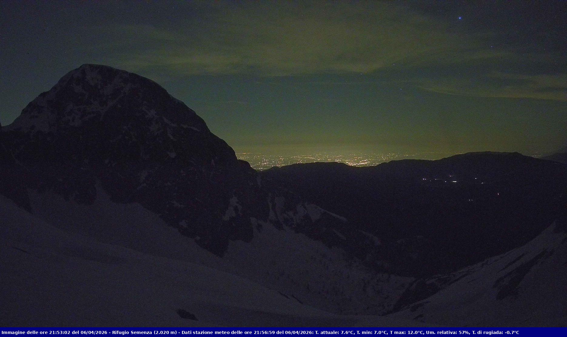 Webcam Rif. Semenza - 2020m - puntamento verso la Piana del Cansiglio e la pianura veneta in direzione sud-ovest