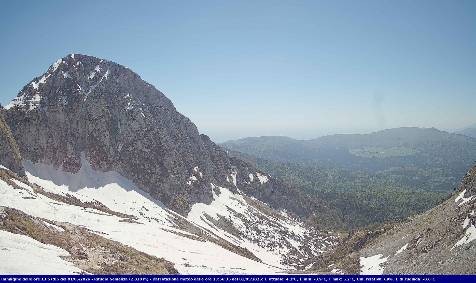 Webcam Rif. Semenza - 2020m - puntamento verso la Piana del Cansiglio e la pianura veneta in direzione sud-ovest