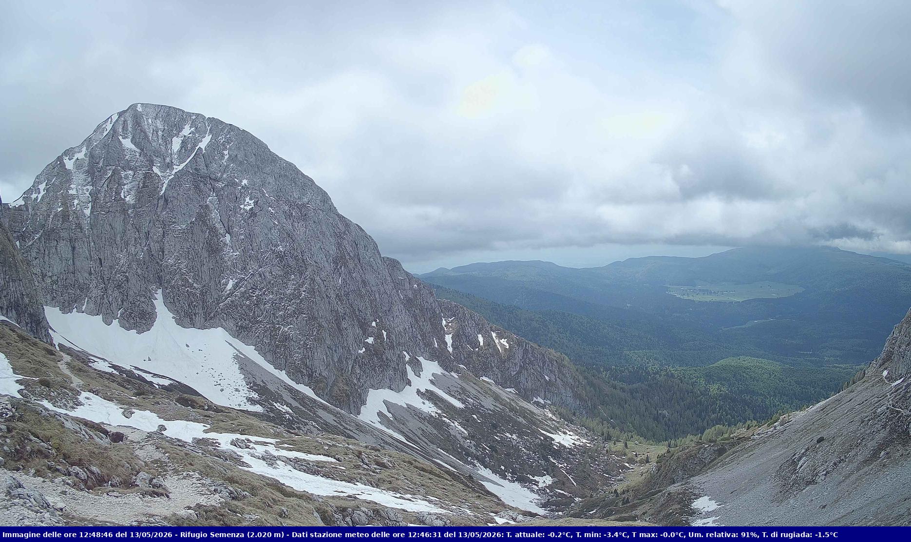 Webcam Rif. Semenza - 2020m - puntamento verso la Piana del Cansiglio e la pianura veneta in direzione sud-ovest