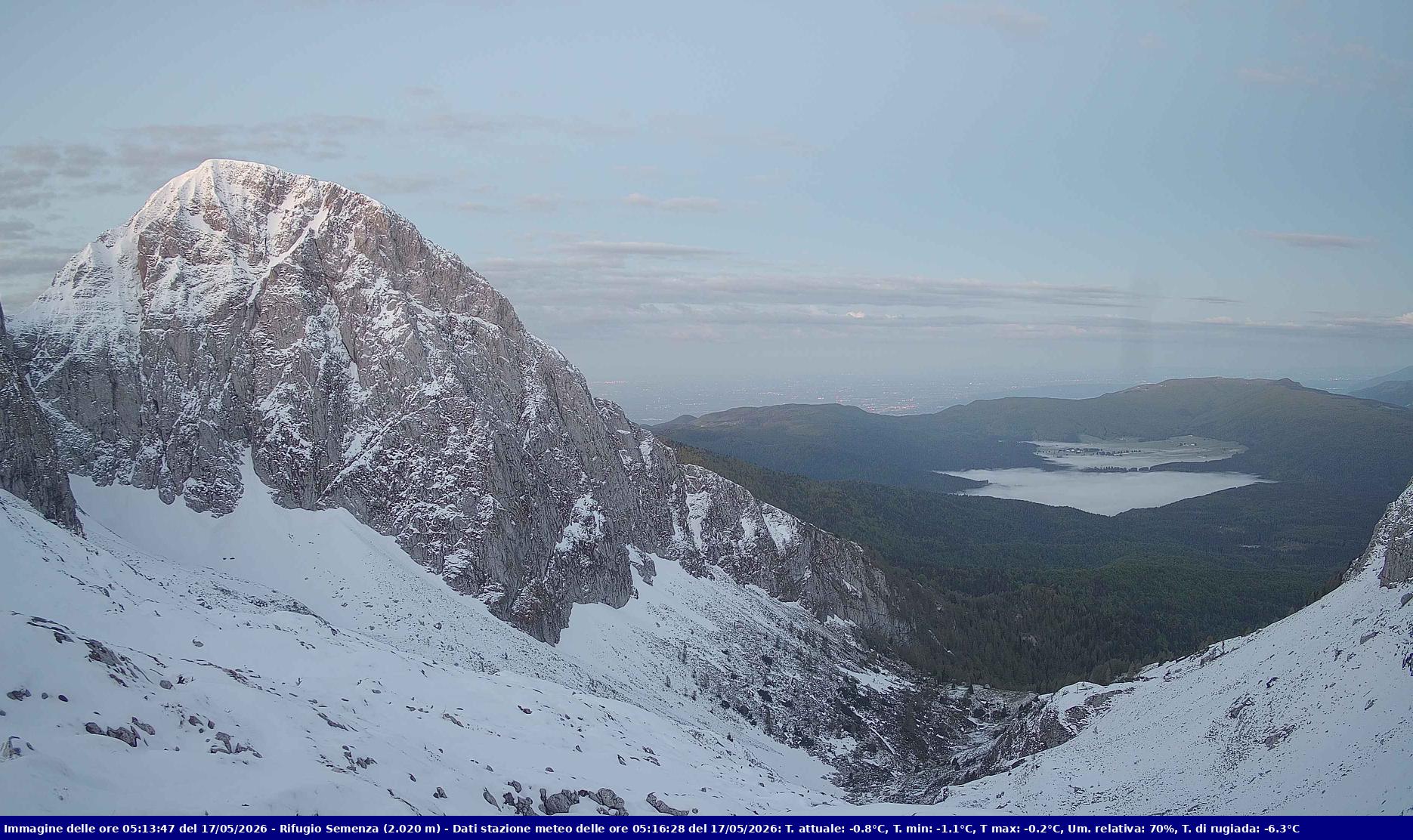 Webcam Rif. Semenza - 2020m - puntamento verso la Piana del Cansiglio e la pianura veneta in direzione sud-ovest