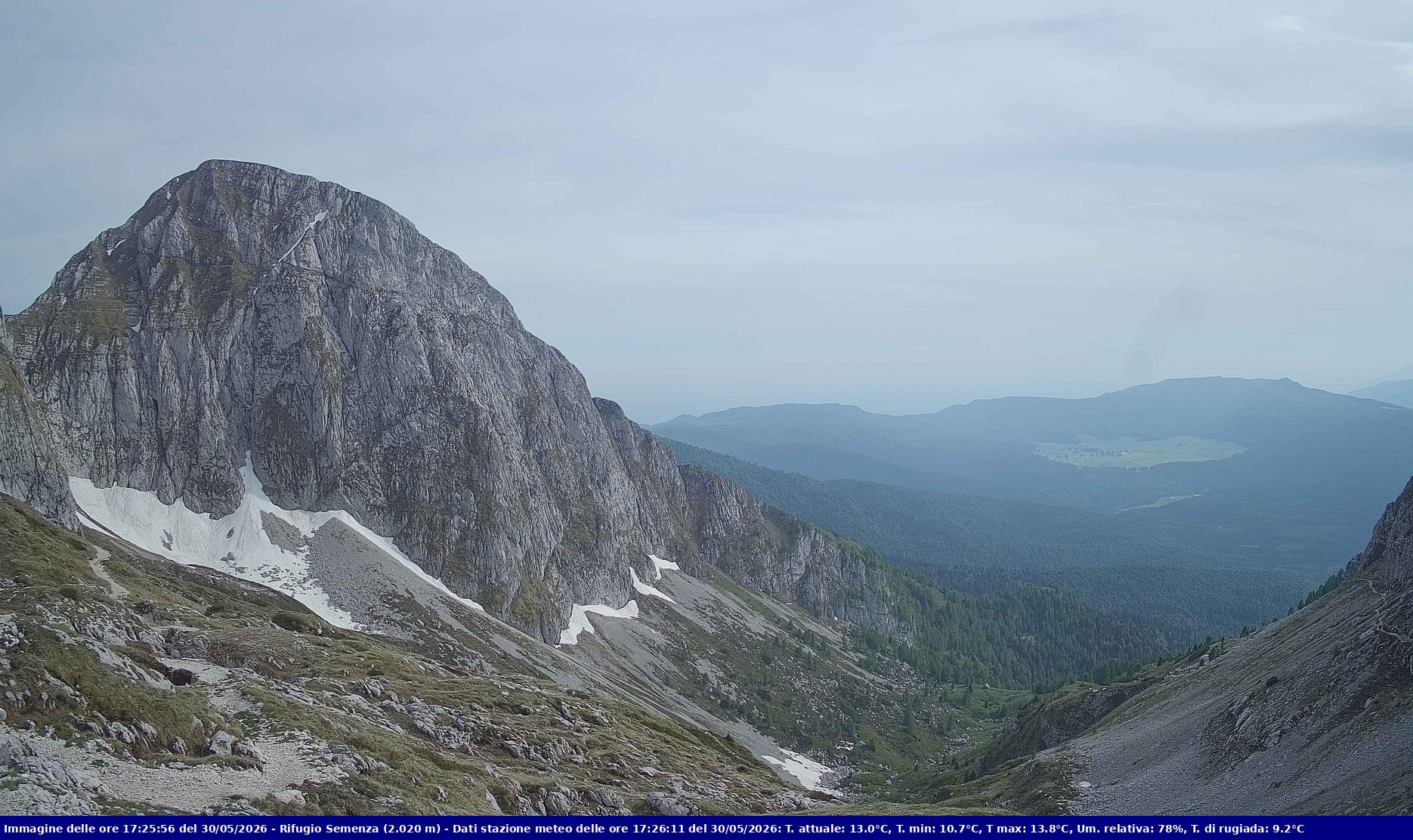Webcam Rif. Semenza - 2020m - puntamento verso la Piana del Cansiglio e la pianura veneta in direzione sud-ovest