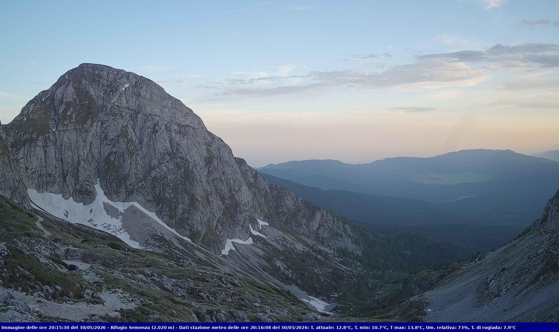Webcam Rif. Semenza - 2020m - puntamento verso la Piana del Cansiglio e la pianura veneta in direzione sud-ovest