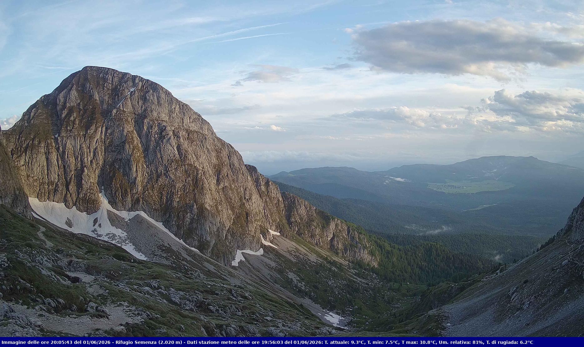 Webcam Rif. Semenza - 2020m - puntamento verso la Piana del Cansiglio e la pianura veneta in direzione sud-ovest