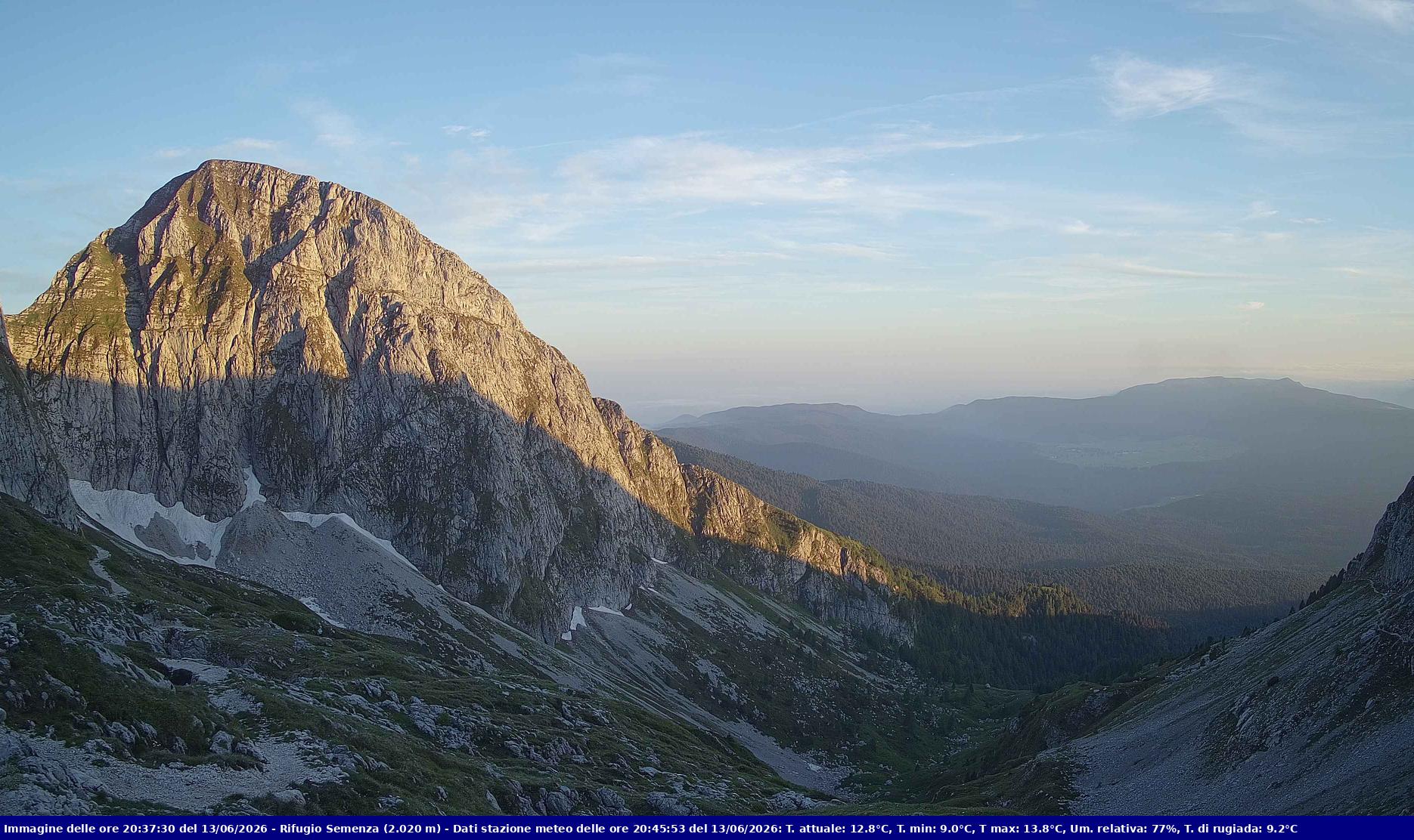 Webcam Rif. Semenza - 2020m - puntamento verso la Piana del Cansiglio e la pianura veneta in direzione sud-ovest
