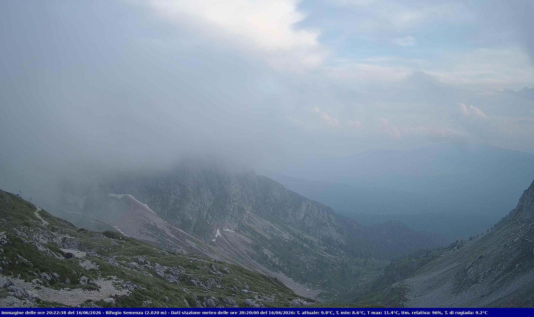 Webcam Rif. Semenza - 2020m - puntamento verso la Piana del Cansiglio e la pianura veneta in direzione sud-ovest