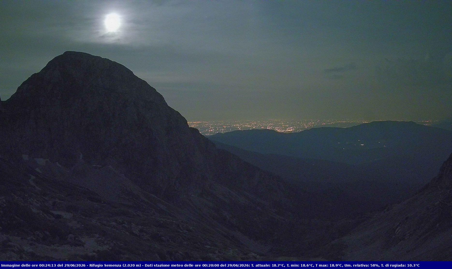 Webcam Rif. Semenza - 2020m - puntamento verso la Piana del Cansiglio e la pianura veneta in direzione sud-ovest
