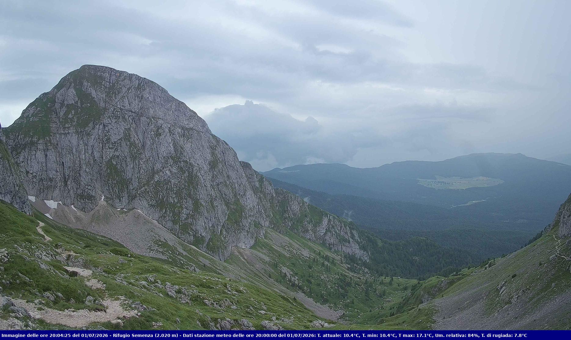 Webcam Rif. Semenza - 2020m - puntamento verso la Piana del Cansiglio e la pianura veneta in direzione sud-ovest