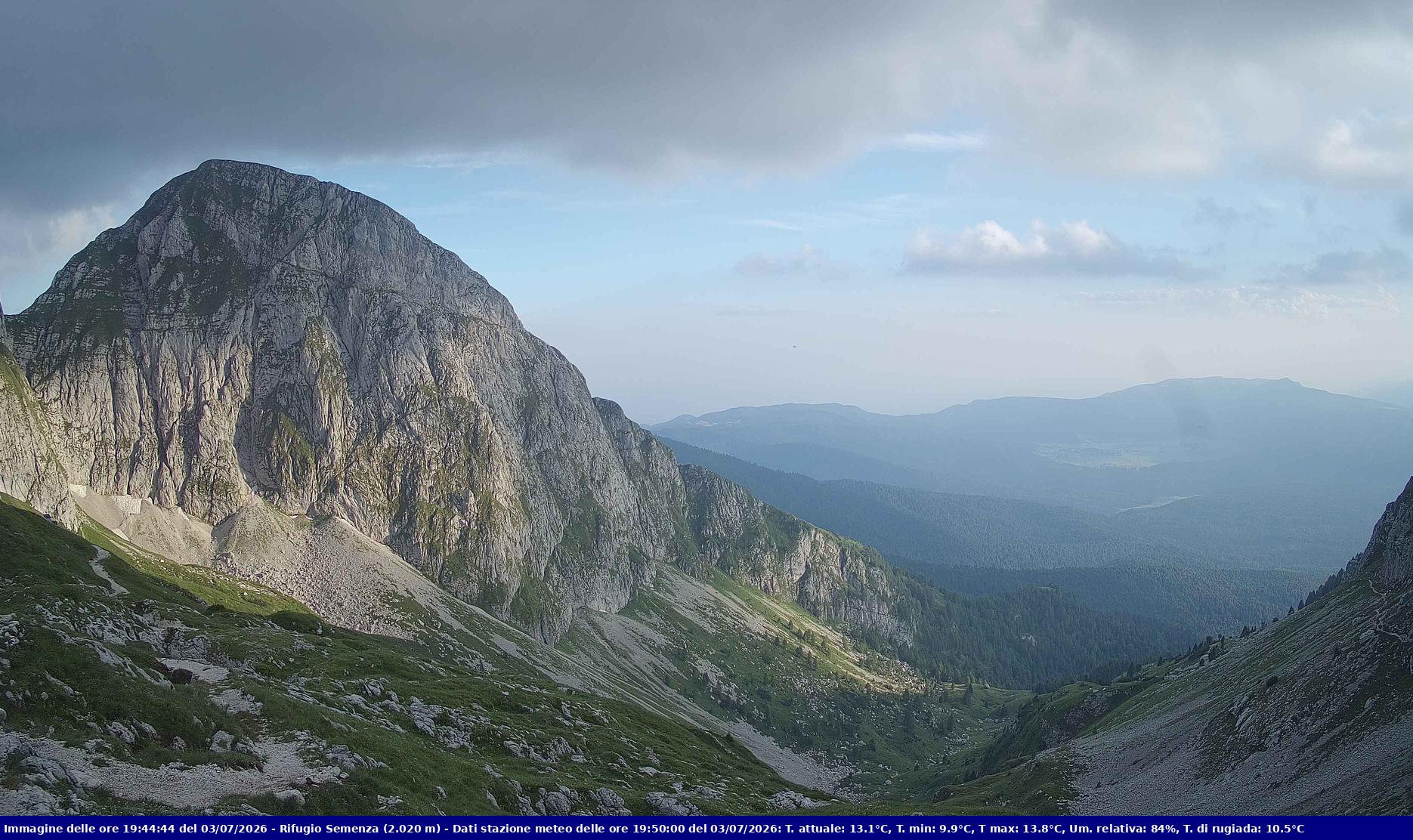 Webcam Rif. Semenza - 2020m - puntamento verso la Piana del Cansiglio e la pianura veneta in direzione sud-ovest