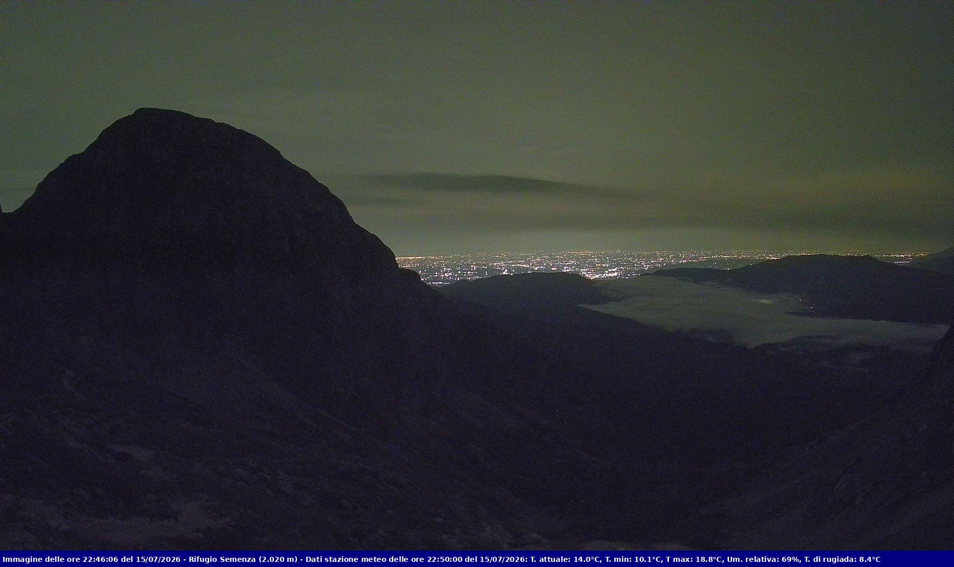 Webcam Rif. Semenza - 2020m - puntamento verso la Piana del Cansiglio e la pianura veneta in direzione sud-ovest