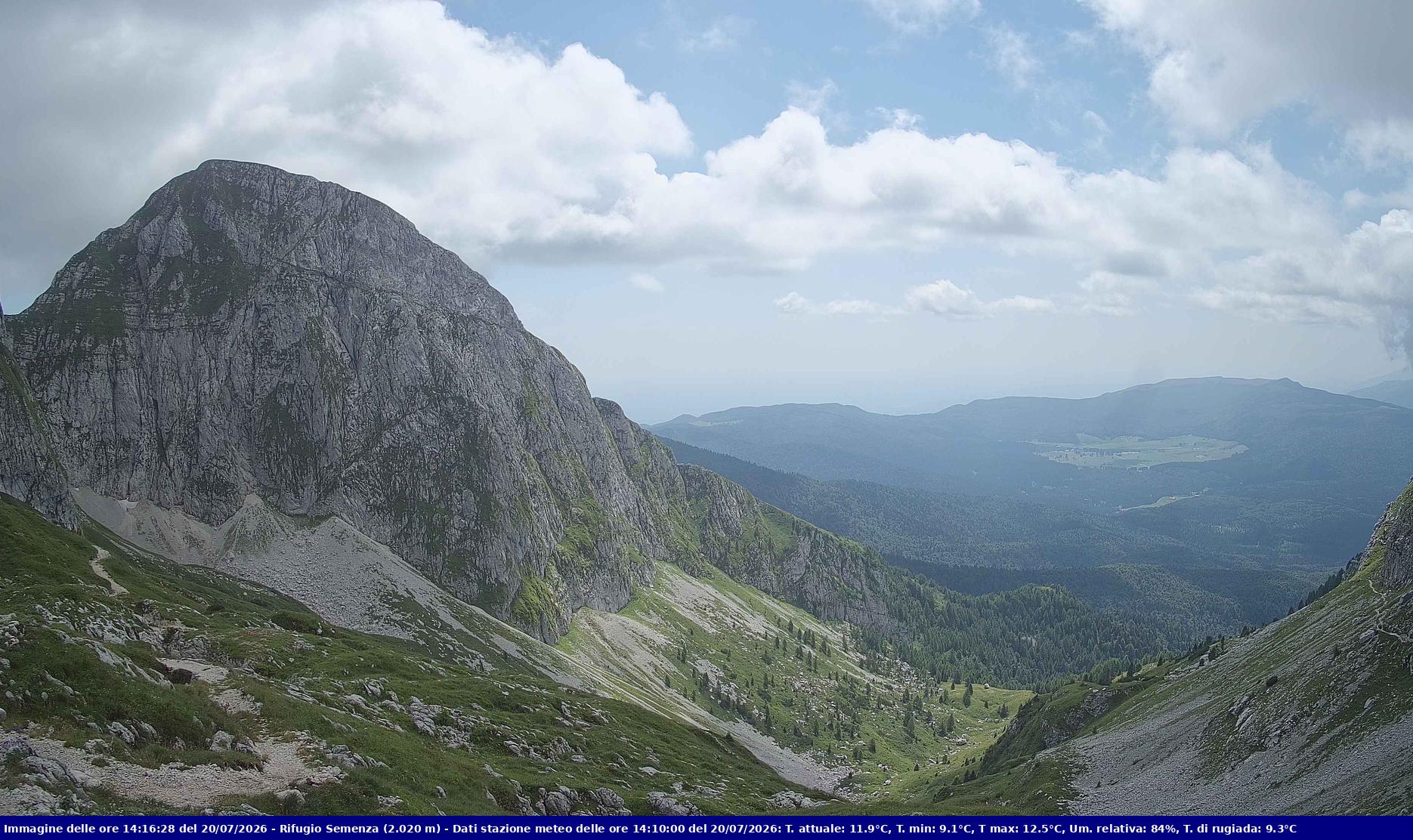 Webcam Rif. Semenza - 2020m - puntamento verso la Piana del Cansiglio e la pianura veneta in direzione sud-ovest