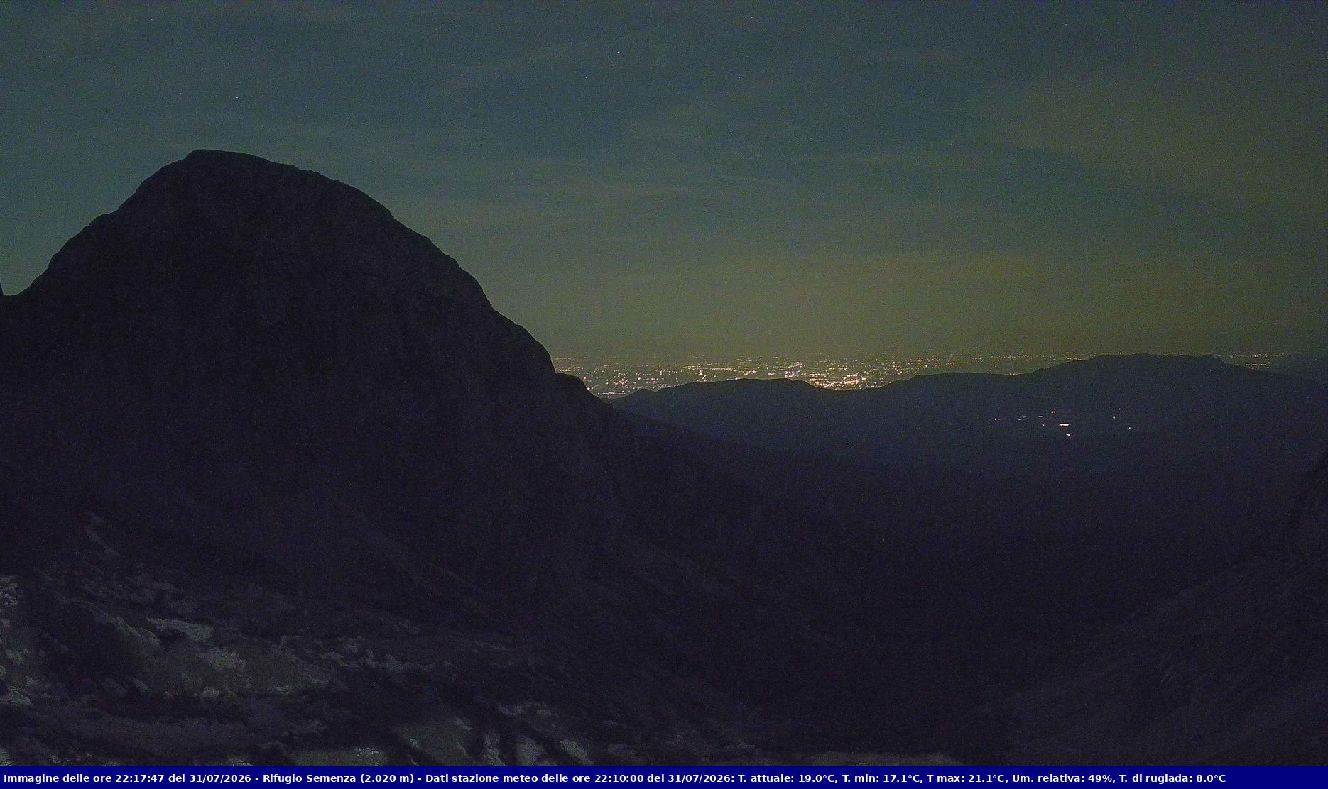 Webcam Rif. Semenza - 2020m - puntamento verso la Piana del Cansiglio e la pianura veneta in direzione sud-ovest