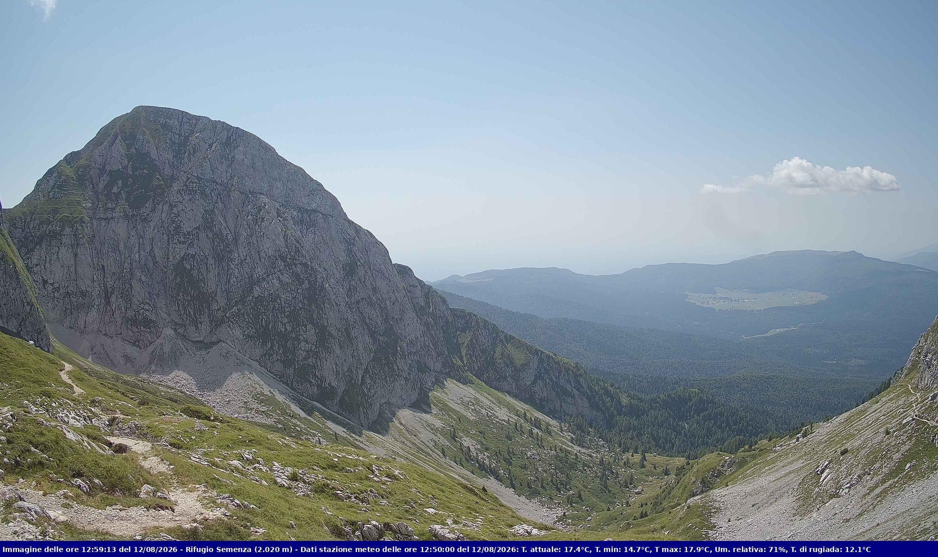 Webcam Rif. Semenza - 2020m - puntamento verso la Piana del Cansiglio e la pianura veneta in direzione sud-ovest
