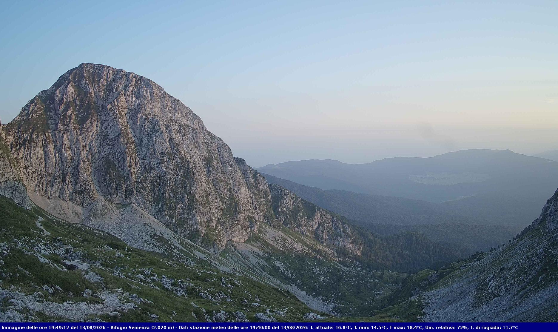 Webcam Rif. Semenza - 2020m - puntamento verso la Piana del Cansiglio e la pianura veneta in direzione sud-ovest