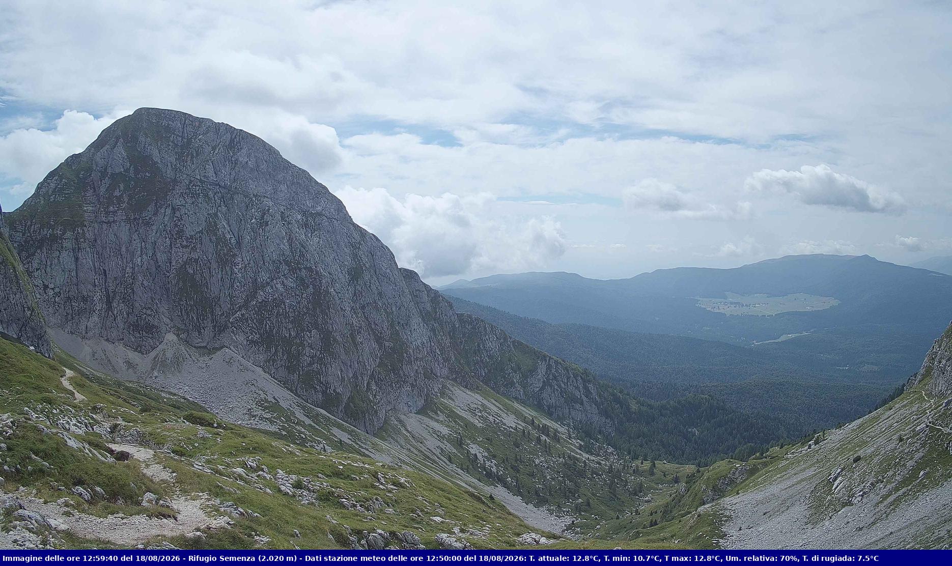Webcam Rif. Semenza - 2020m - puntamento verso la Piana del Cansiglio e la pianura veneta in direzione sud-ovest
