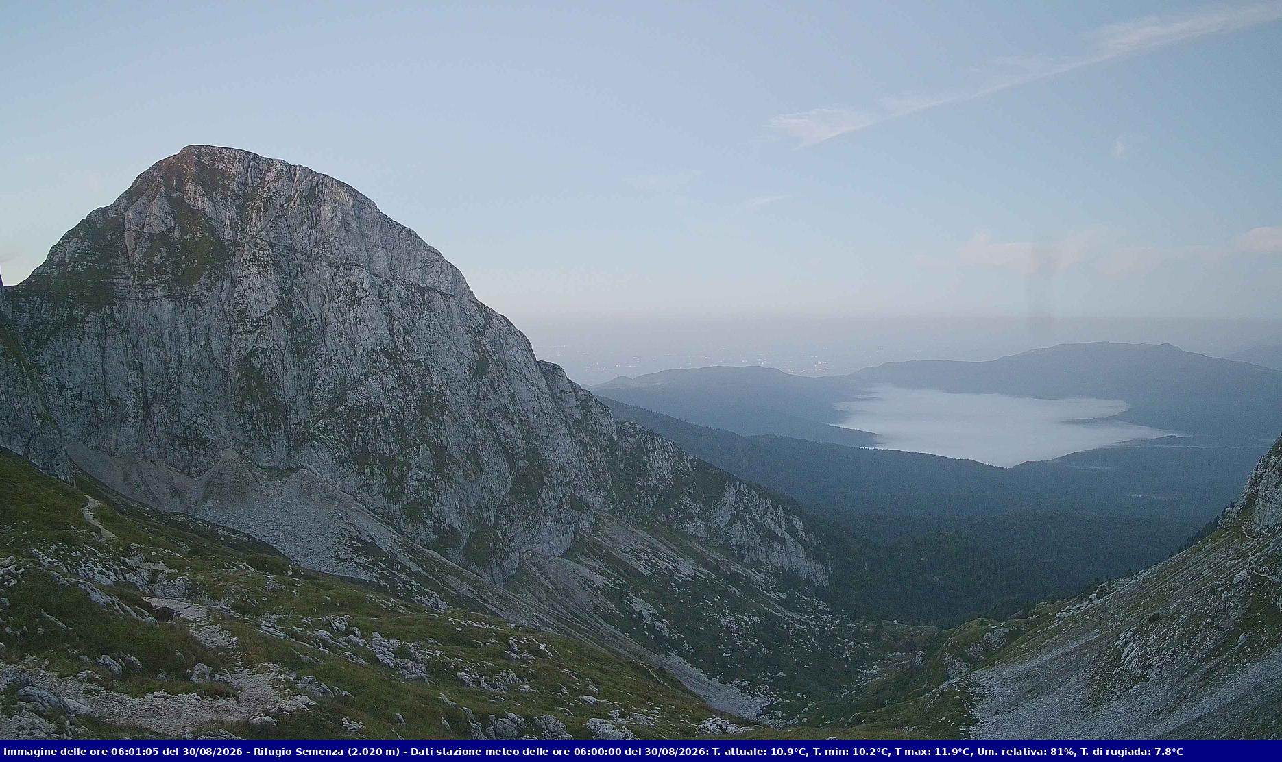 Webcam Rif. Semenza - 2020m - puntamento verso la Piana del Cansiglio e la pianura veneta in direzione sud-ovest