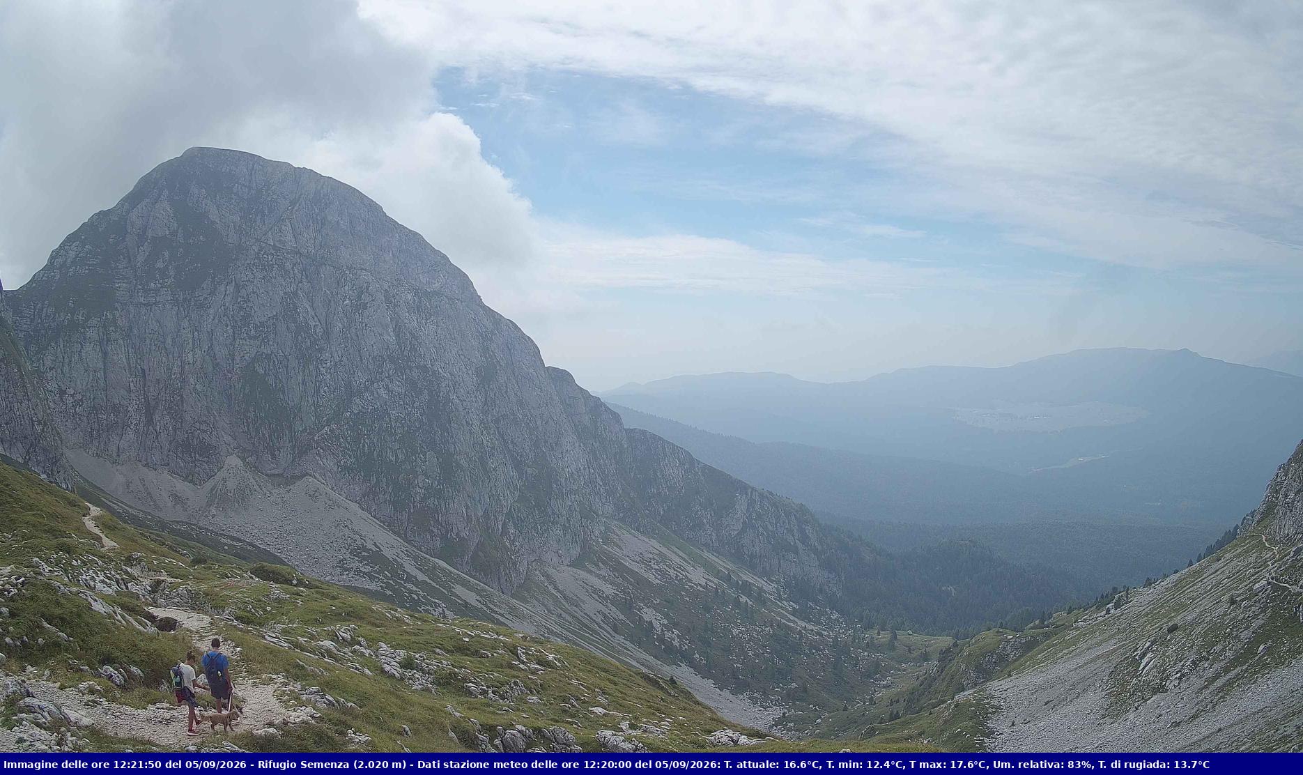 Webcam Rif. Semenza - 2020m - puntamento verso la Piana del Cansiglio e la pianura veneta in direzione sud-ovest