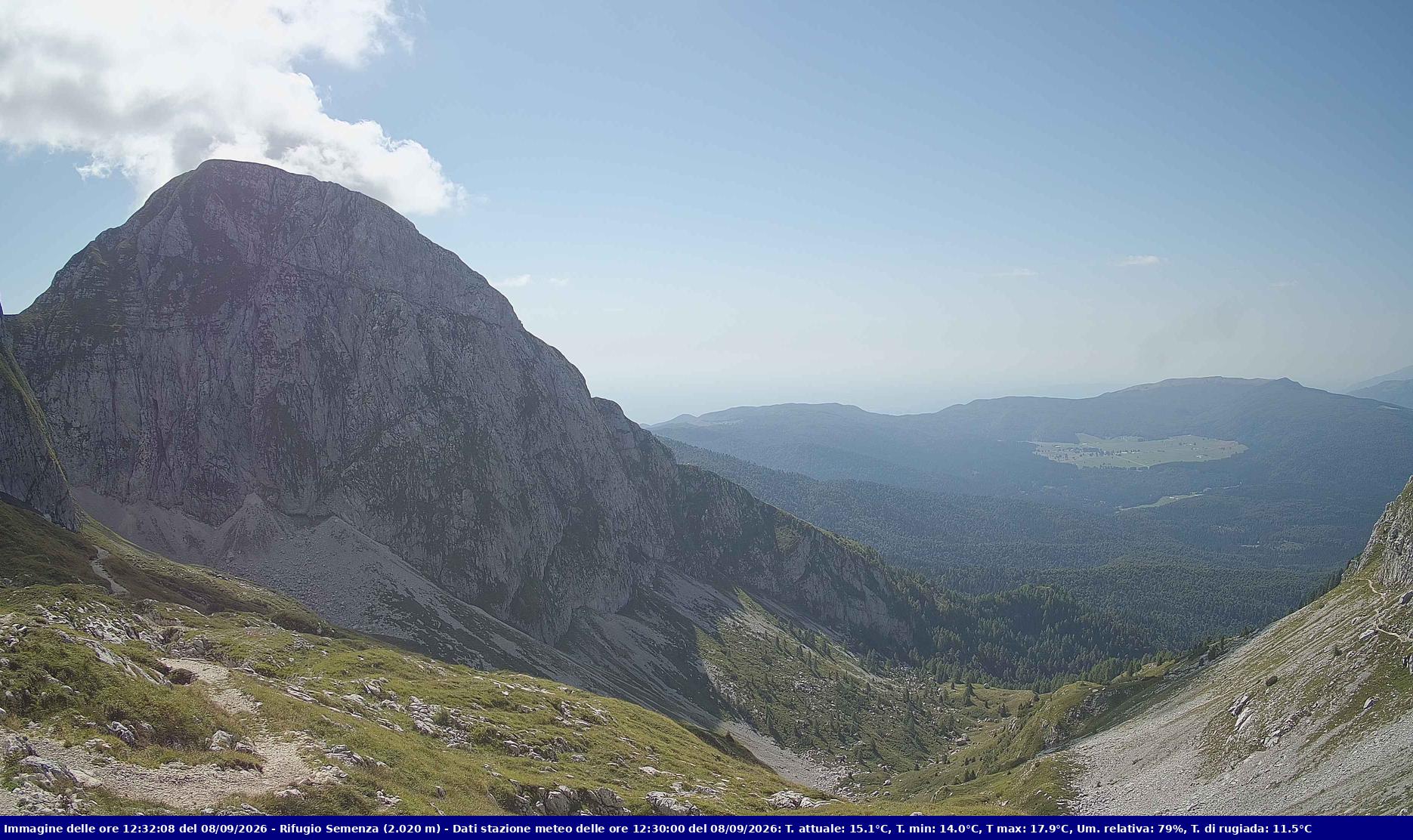 Webcam Rif. Semenza - 2020m - puntamento verso la Piana del Cansiglio e la pianura veneta in direzione sud-ovest