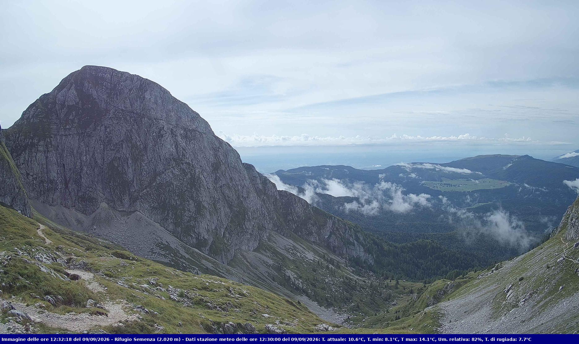 Webcam Rif. Semenza - 2020m - puntamento verso la Piana del Cansiglio e la pianura veneta in direzione sud-ovest