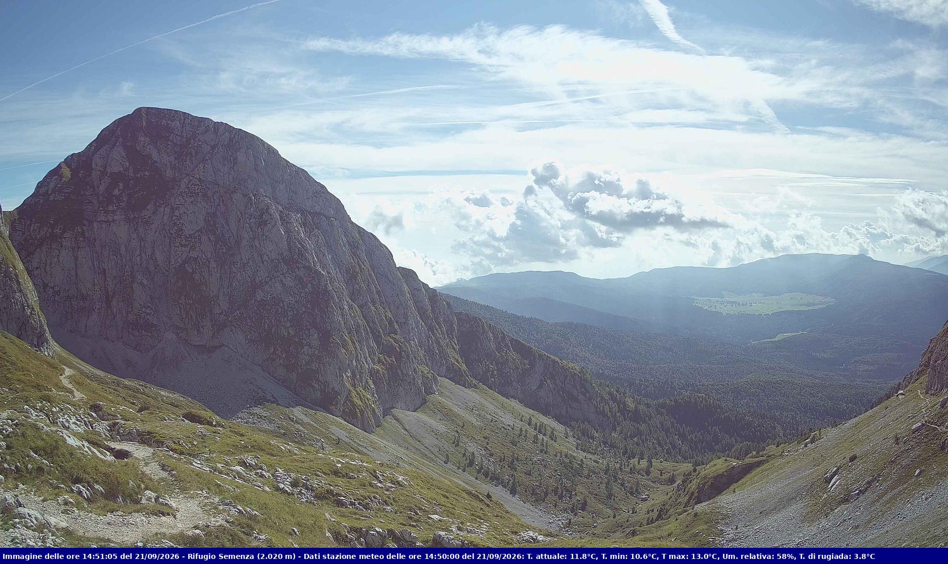 Webcam Rif. Semenza - 2020m - puntamento verso la Piana del Cansiglio e la pianura veneta in direzione sud-ovest