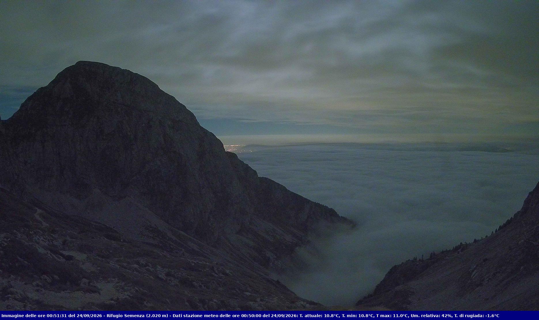 Webcam Rif. Semenza - 2020m - puntamento verso la Piana del Cansiglio e la pianura veneta in direzione sud-ovest
