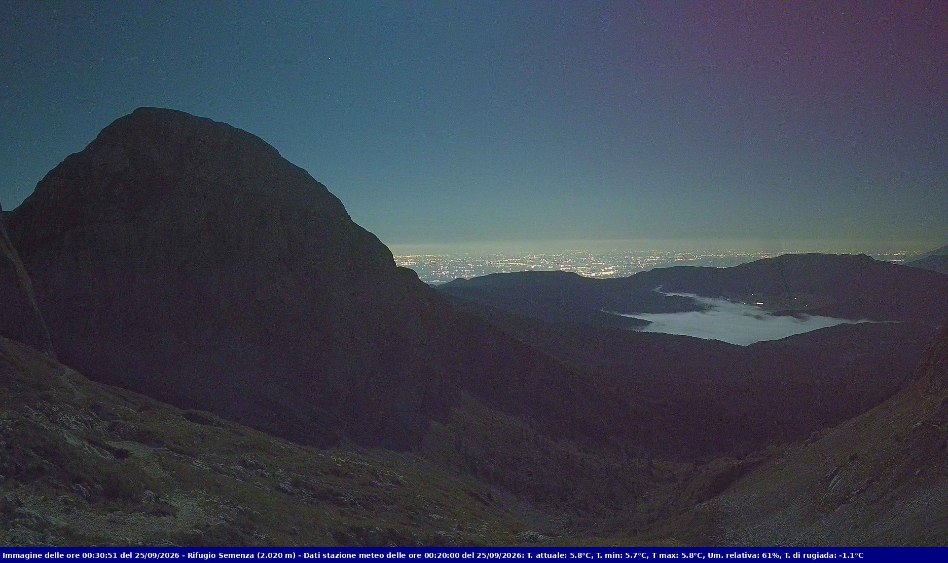 Webcam Rif. Semenza - 2020m - puntamento verso la Piana del Cansiglio e la pianura veneta in direzione sud-ovest