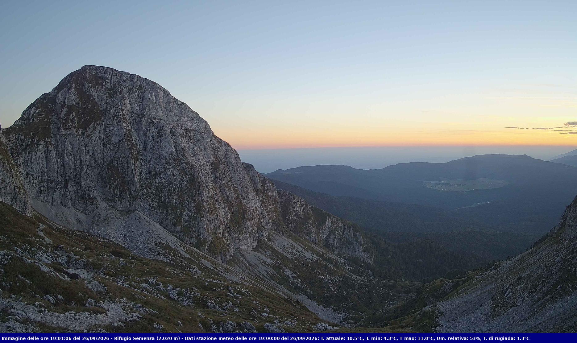Webcam Rif. Semenza - 2020m - puntamento verso la Piana del Cansiglio e la pianura veneta in direzione sud-ovest