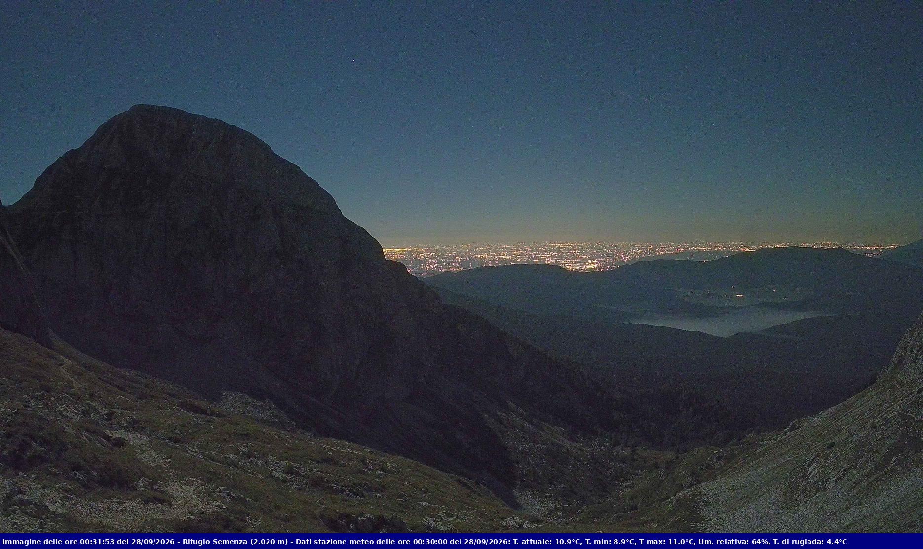 Webcam Rif. Semenza - 2020m - puntamento verso la Piana del Cansiglio e la pianura veneta in direzione sud-ovest