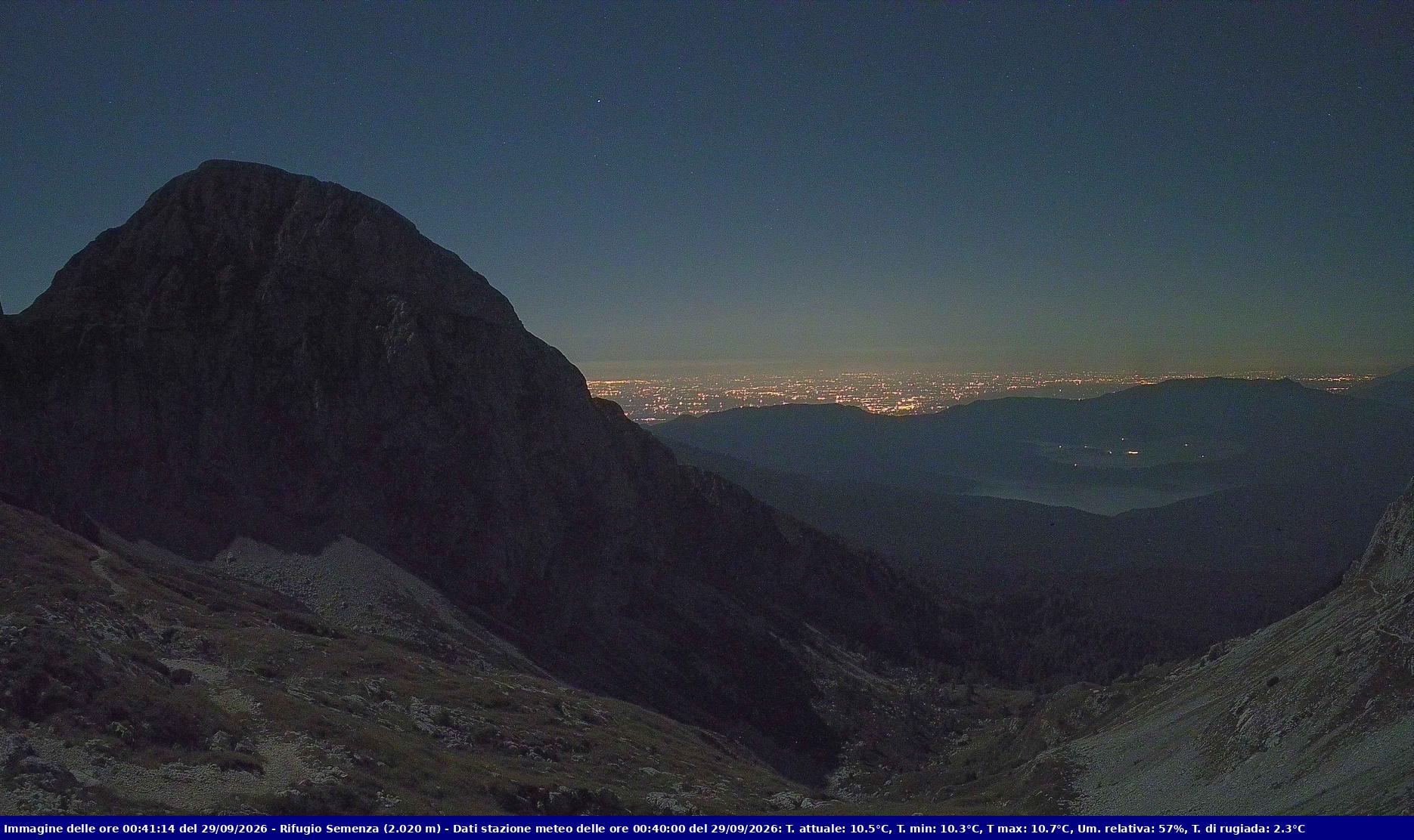 Webcam Rif. Semenza - 2020m - puntamento verso la Piana del Cansiglio e la pianura veneta in direzione sud-ovest