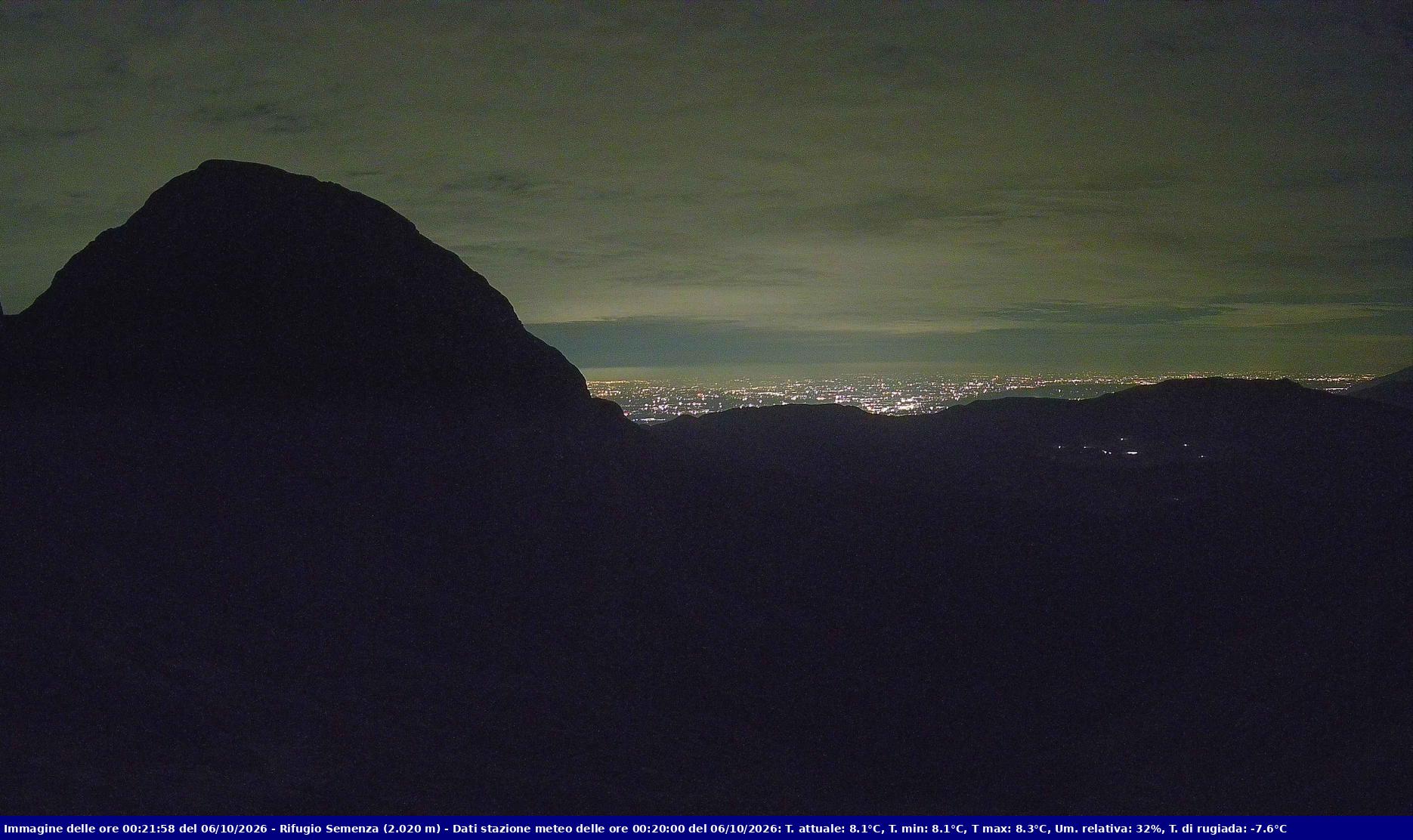Webcam Rif. Semenza - 2020m - puntamento verso la Piana del Cansiglio e la pianura veneta in direzione sud-ovest